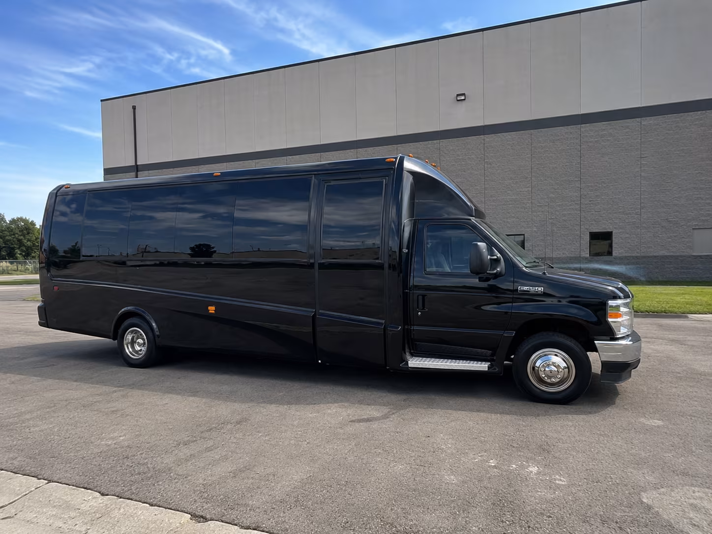 employee shuttle buses for wellington and palm beach county companies