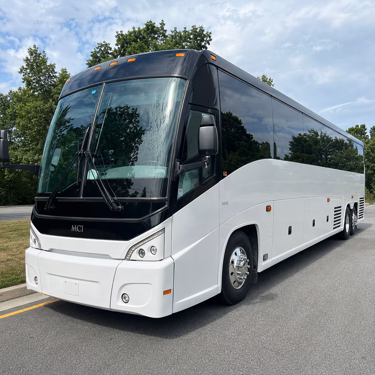 wellington charter bus rentals for corporate campus commutes